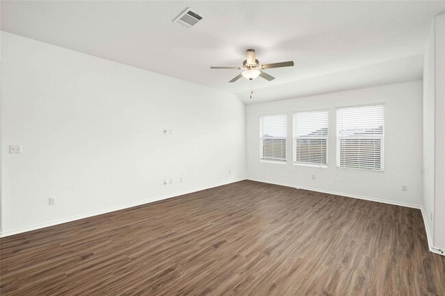 Photo - 416 Escondido Cir