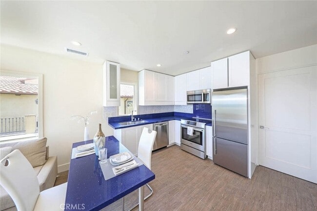 Photo - 376 Cliff Dr Unit E