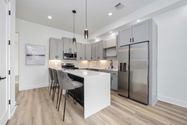 Photo - 4533 Larkspur St Unit B