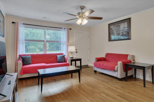 Photo - 210 Parthenia Dr Unit ID1388444P