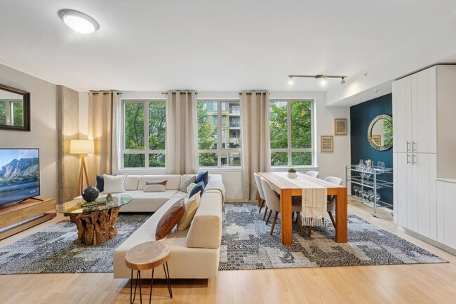 Photo - LEVA on Market