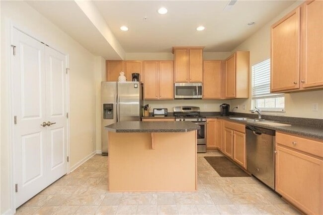 Photo - 627 Edison Dr