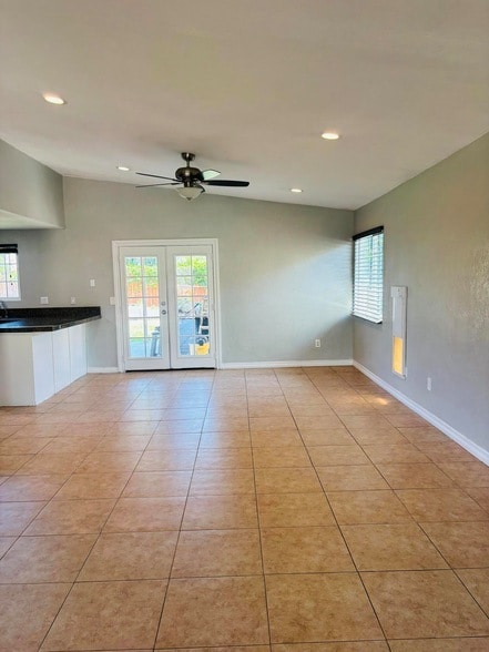 Photo - 80747 Columbia Ave
