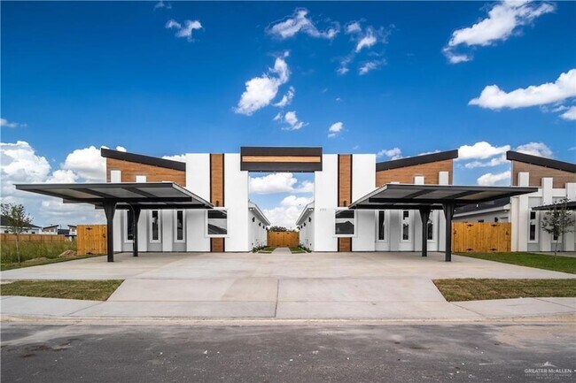 Building Photo - 608 N Onyx Ave Unit 2