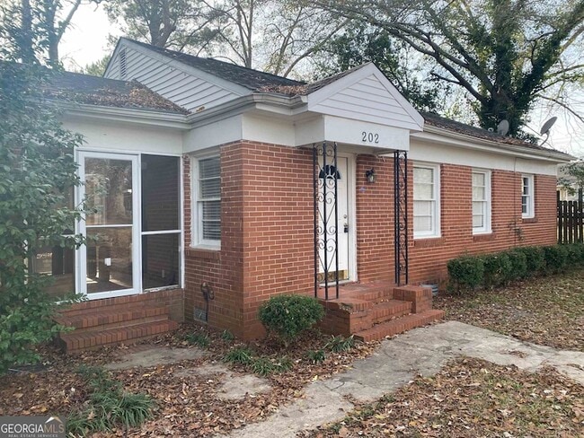 Building Photo - 202 Academy St