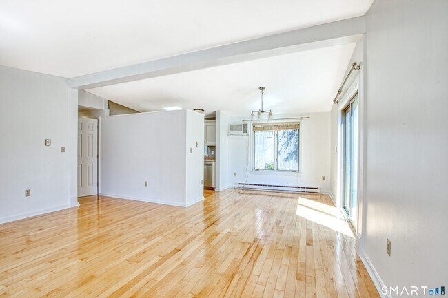 Photo - 25 Oakview Cir