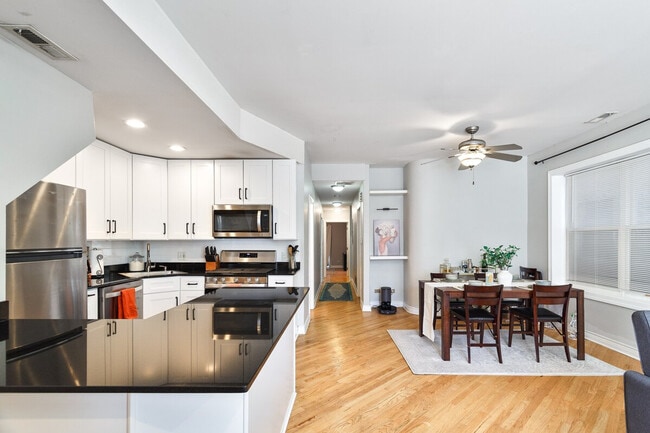 Photo - 2238 W Barry Ave Unit ID1359764P