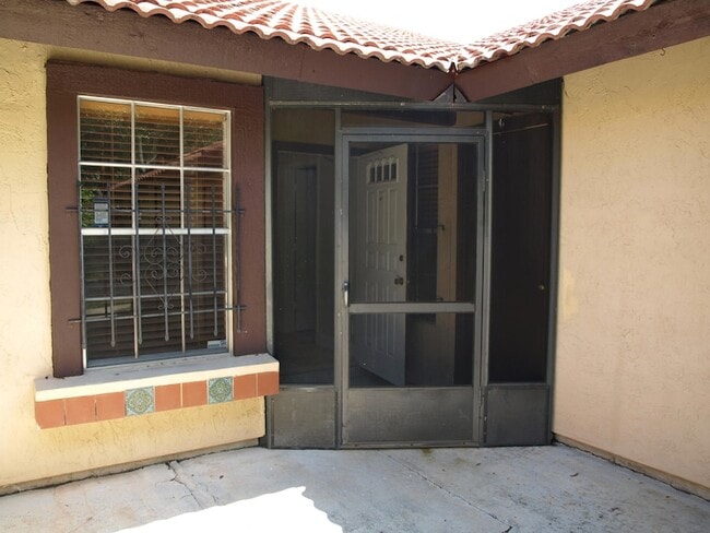 Photo - 1527 Waldorf Cir NE