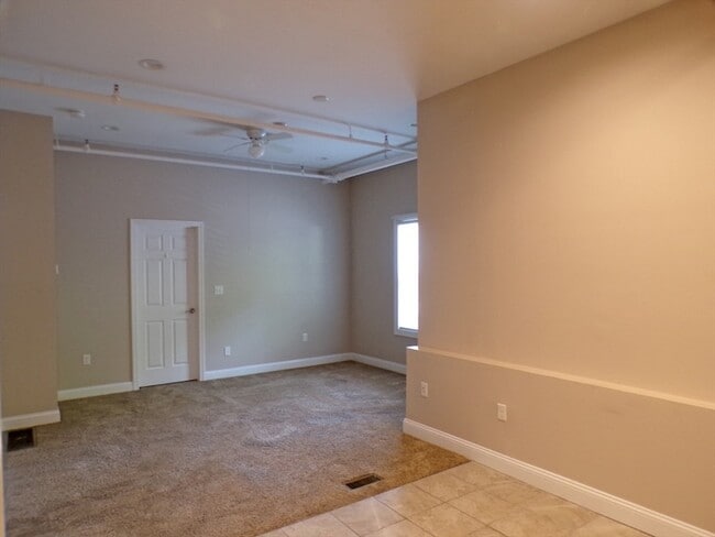 Photo - 1072 Washington St Unit 3