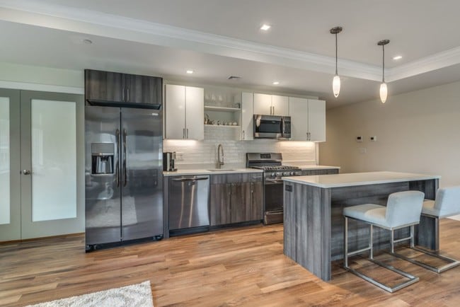 Photo - Essex Landing Saugus