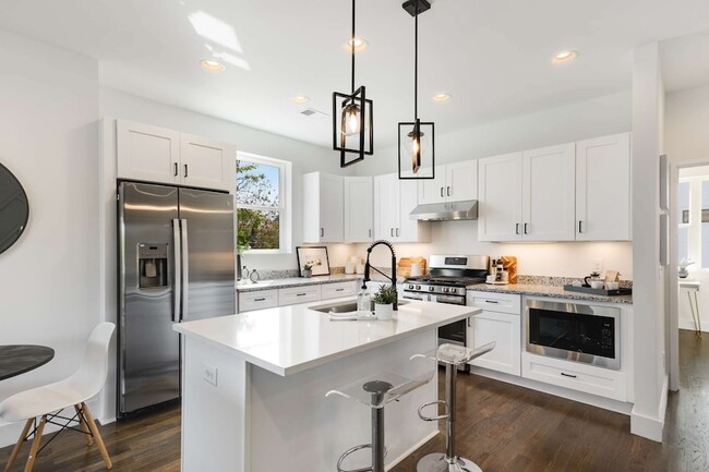 Photo - 1806 Lischey Ave Unit 2