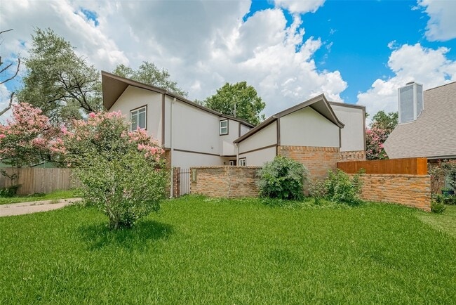 Photo - 1940 E Allegro St