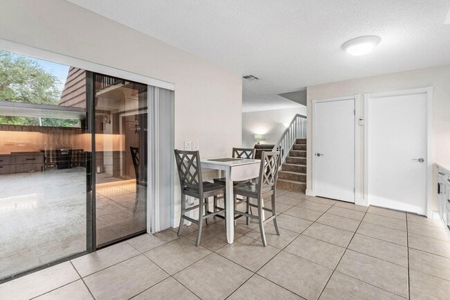 Photo - 1024 10th Ln