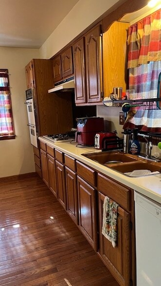 Photo - 647 N May St