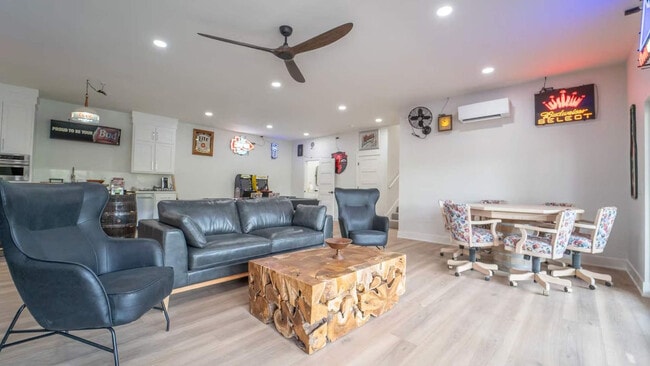 Building Photo - 10573 Jasper Ln Unit ID1241346P