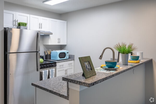 Kitchen - Claypond Commons