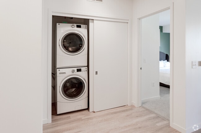 1BR, 1BA - Nicollet 2 - SECOND AND SECOND