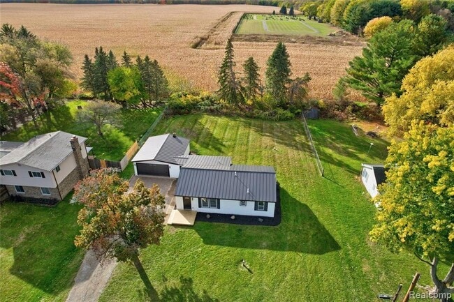 Photo - 1445 N Seymour Rd