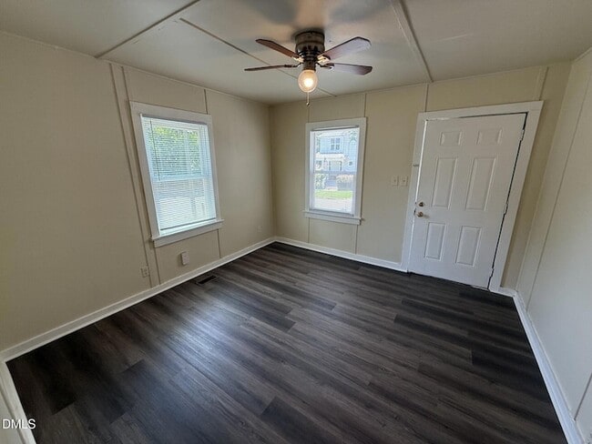 Photo - 663 Coleman St