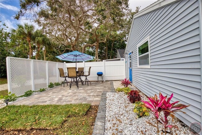 Photo - 5042 Linda St