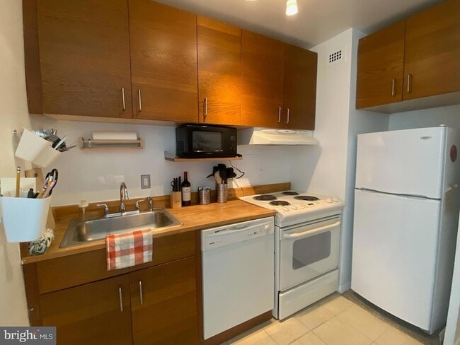 Photo - 1435 4th St NW Unit B602