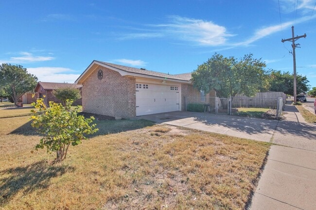 Photo - 5625 Amherst St