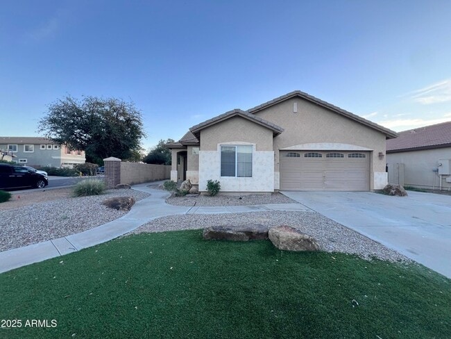 Photo - 1961 E Shannon St