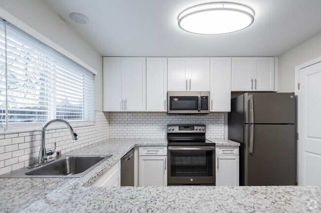 2BR, 2BA - Southwood Townhome Apartments