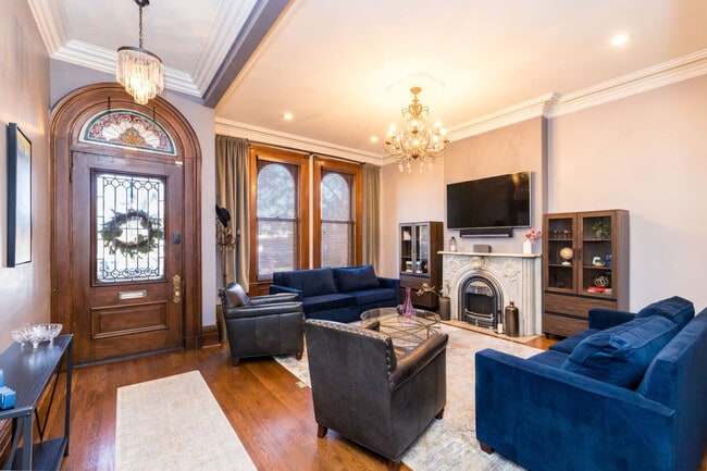 Photo - 215 W 9th St Unit ID1056144P