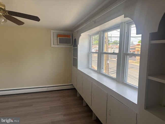 Photo - 1620 MacDade Boulevard