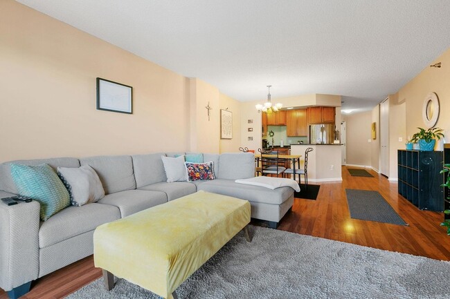 Photo - 401 S 1st St