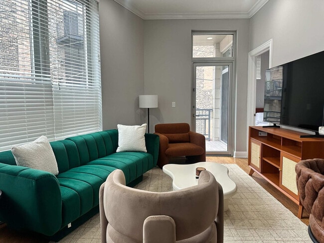 Building Photo - 951 W Huron St Unit ID1322524P