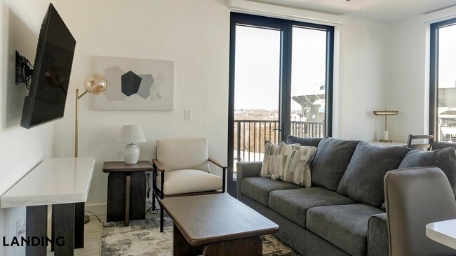 Photo - 1007 S Mint St Unit 901