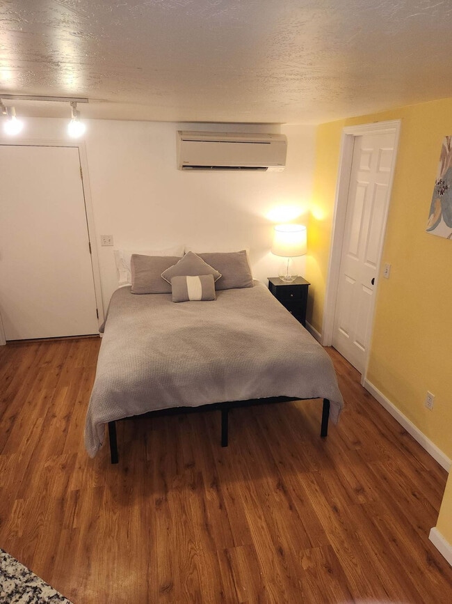 Photo - 1428 Crown Ave Unit ID1337819P