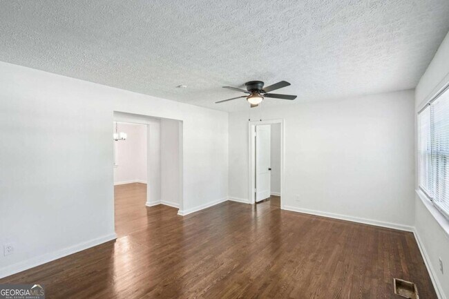 Photo - 125 Chappell Rd SW