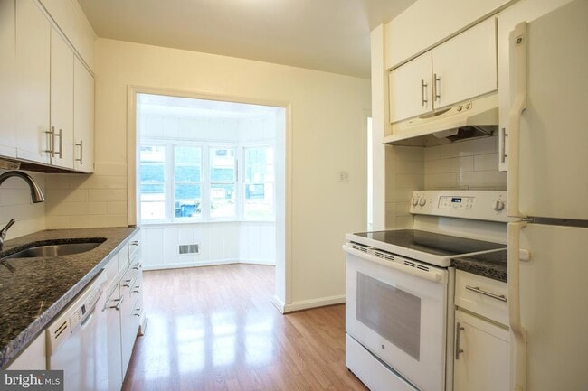 Photo - 5205 Saratoga Ave