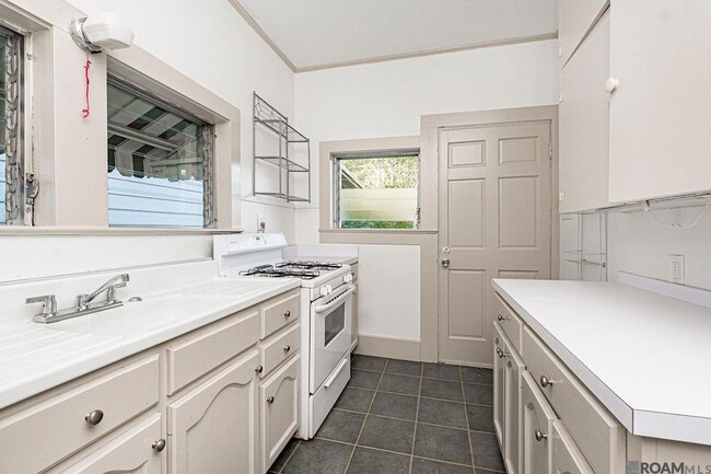 Photo - 2161 Oleander St