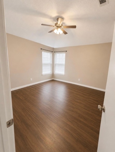 Photo - 16405 Lone Wolf Dr