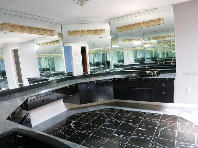 Photo - 17 Casarena Ct