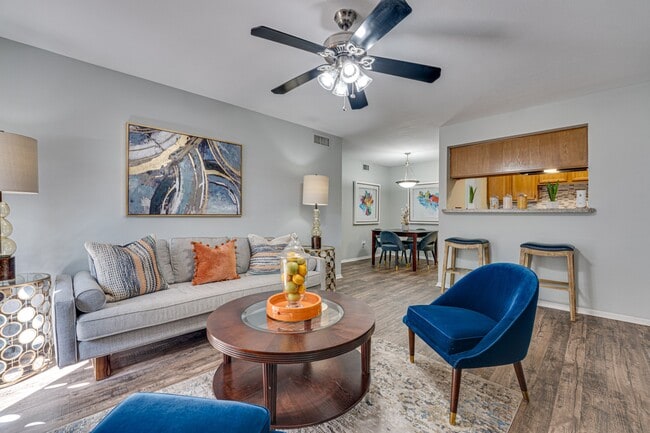 Building Photo - Southern Oaks