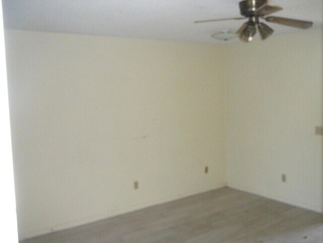 Photo - 617 Ixoria Ave Unit 15