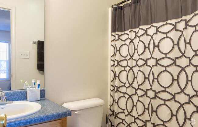 2BR, 2BA - 800SF- Master Bathroom - WESTFIELD DUPLEXES