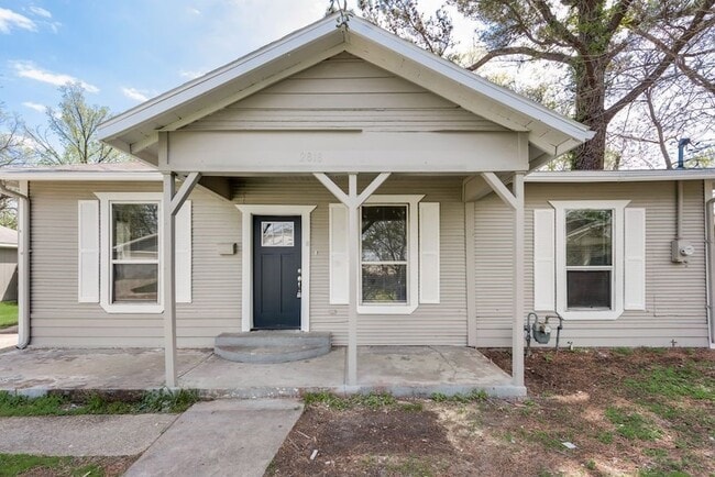 Building Photo - 2818 Oakdale St