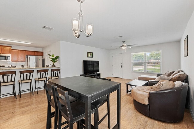 Photo - 404 Sloan St Unit SI ID1492690P