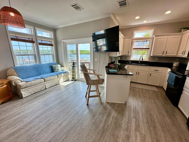 Photo - 404 Nettles Blvd Unit SI ID1537518P
