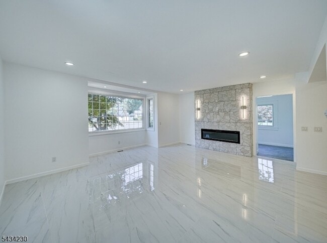 Photo - 217 Heywood Ave