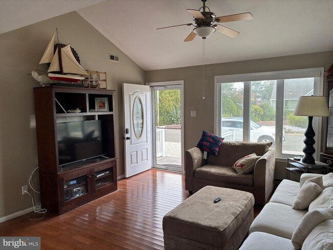 Photo - 156 Rodman Dr