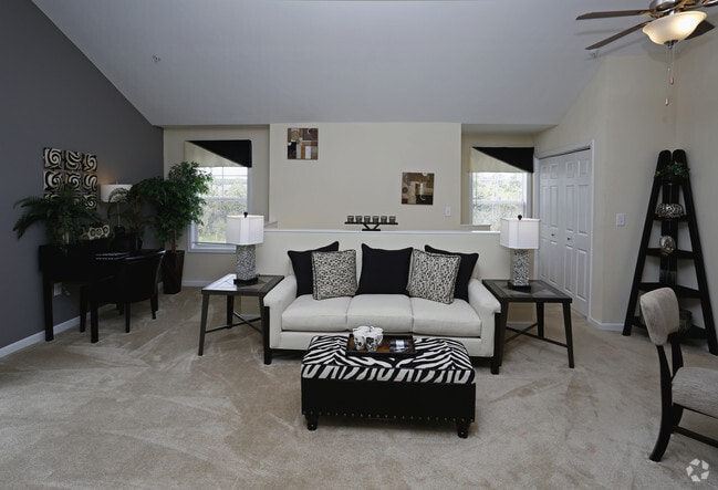Photo - Longhill Pointe Apartments and Townhomes