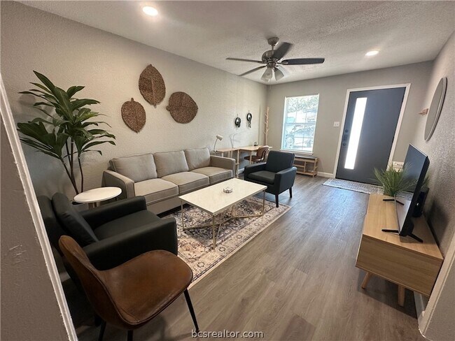 Photo - 1222 Georgia St