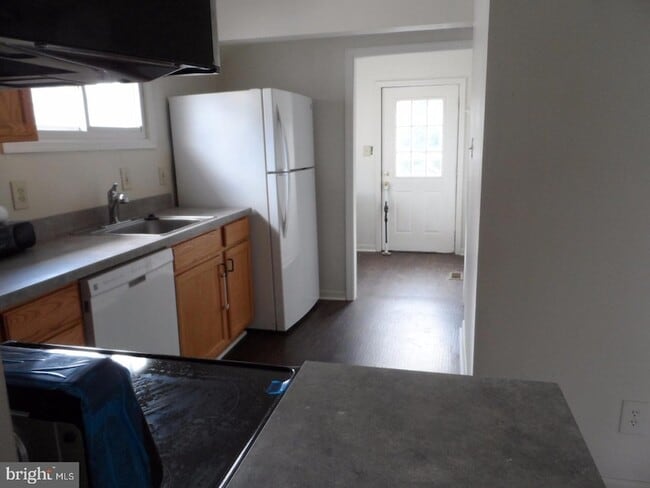 Photo - 180 N Main St